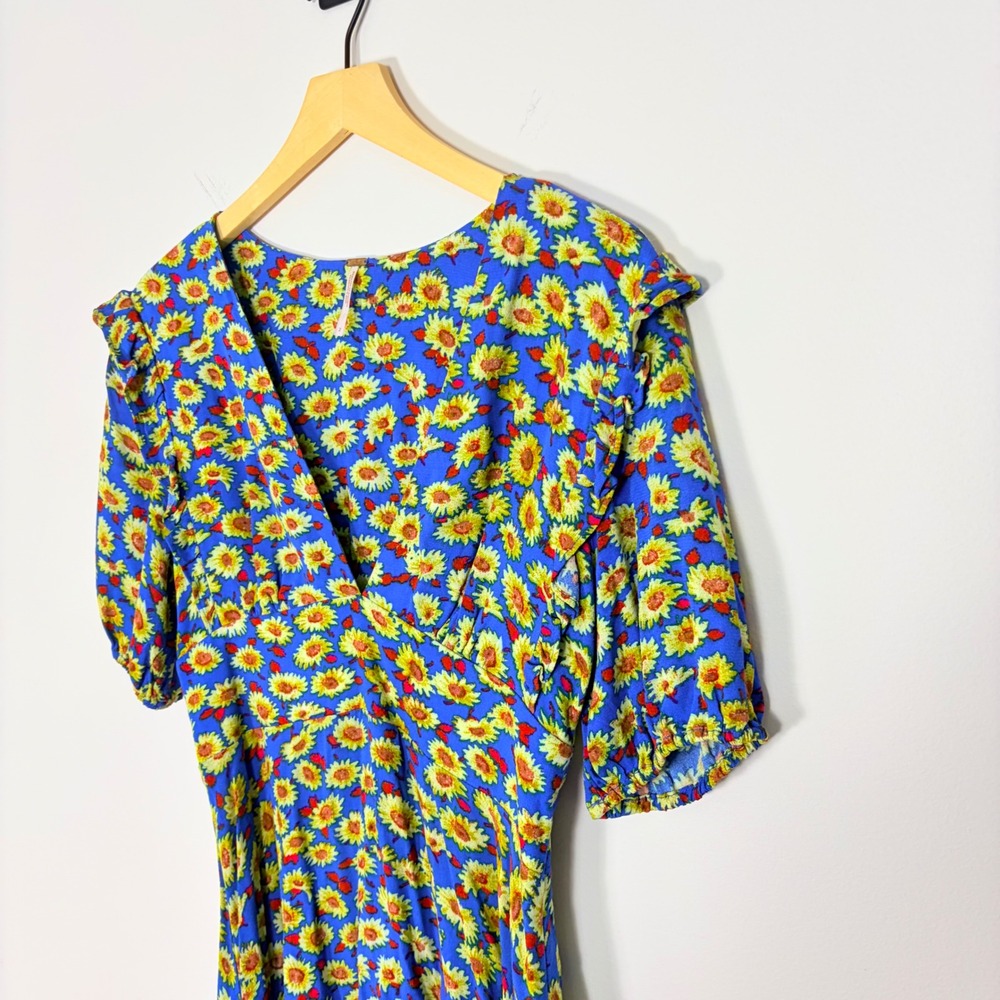 Free People Sunflower Print Catching Vibes Mini Dress Boho Floral V-Neck Size 2 - Picture 4 of 8